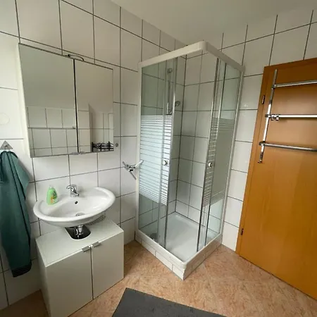 Ferienwohnung Fam. Albert Heuchelheim-Klingen